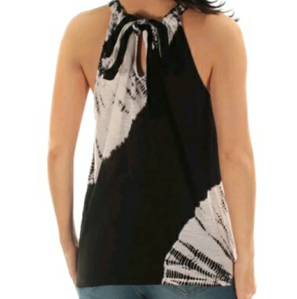 Cute casual top. tie die with sequins - Picture 2 of 3